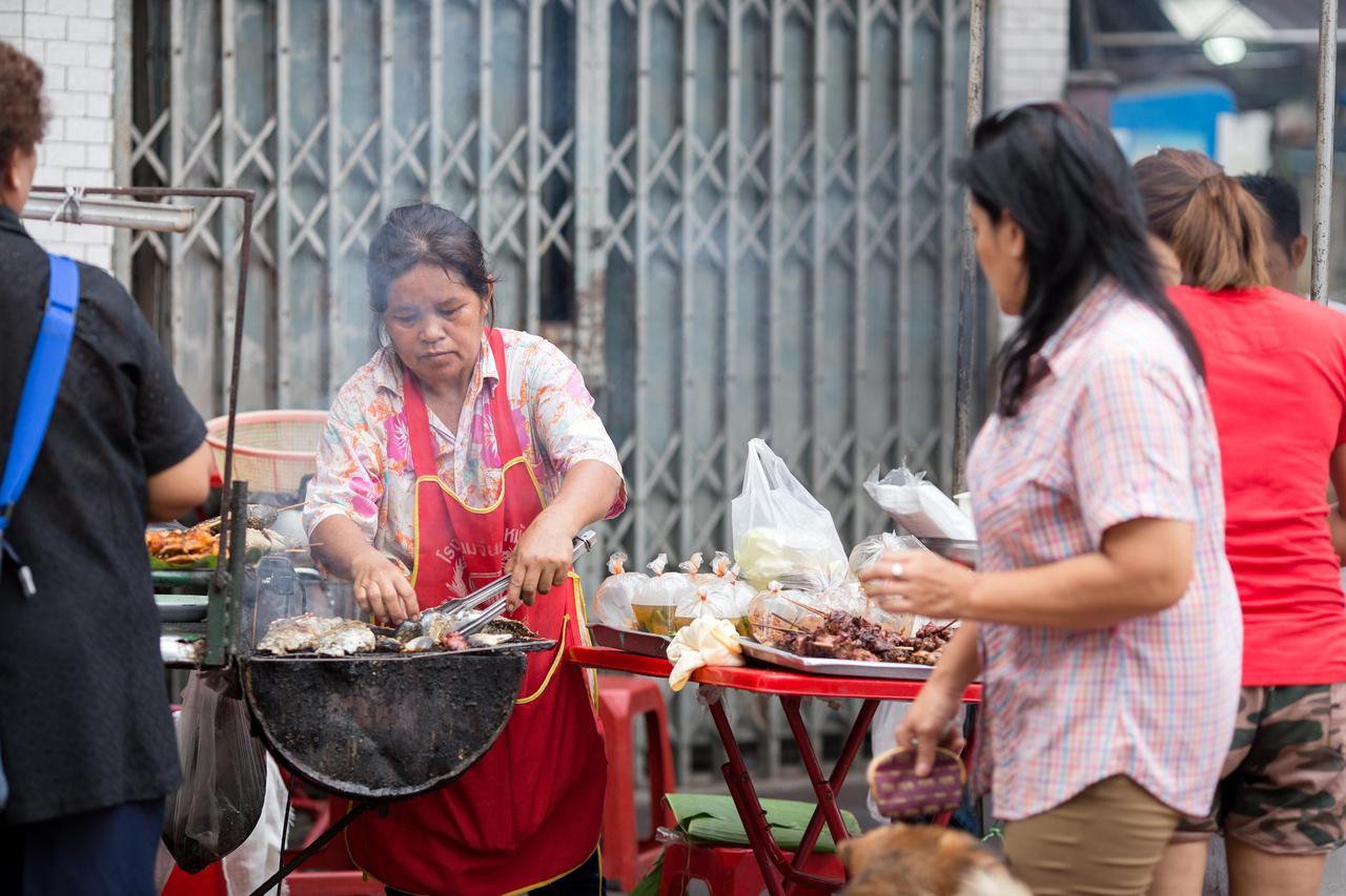 Dilokchan Hostel Female Only Bangkok Exteriör bild