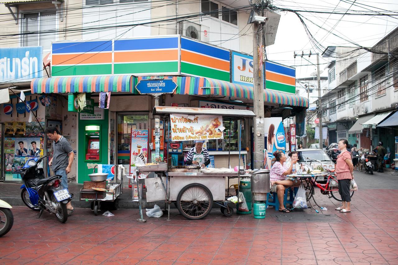 Dilokchan Hostel Female Only Bangkok Exteriör bild